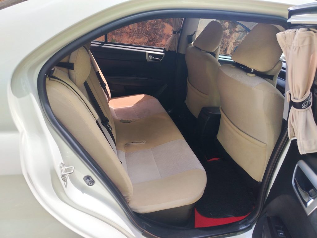 Interior right — Toyota Corolla