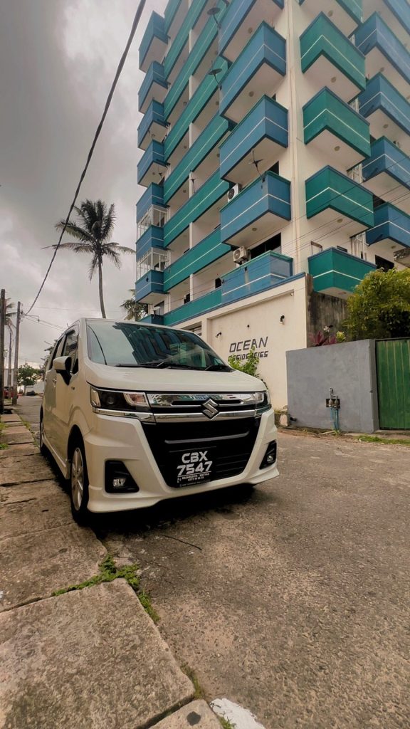 Front — Suzuki Wagon R Custom Z