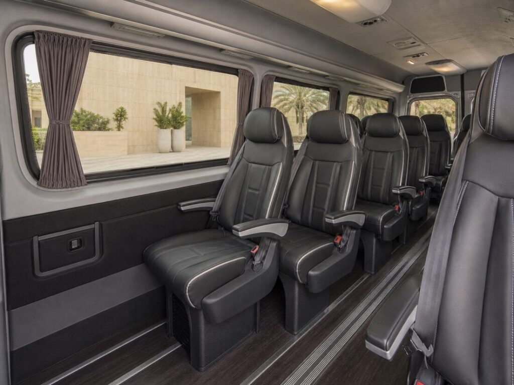Interior left — Mercedes-Benz Sprinter