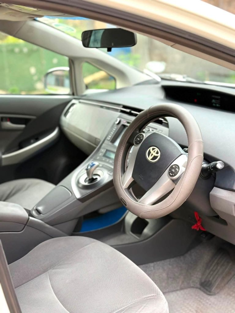 Passenger cabin — Toyota Prius