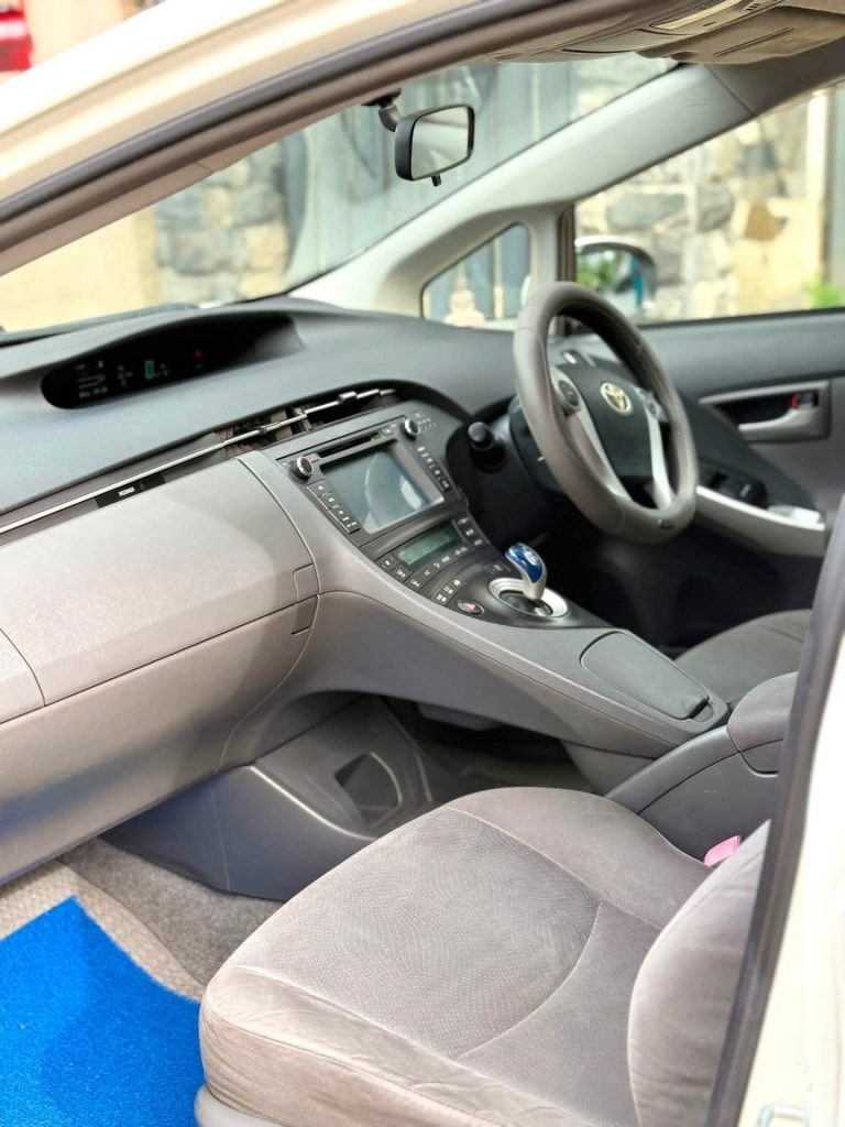 Right side — Toyota Prius