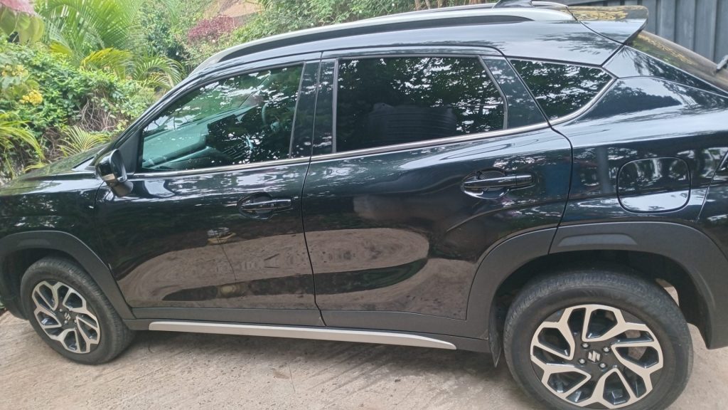 Left side — Suzuki Fronx