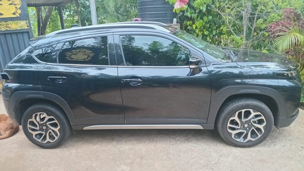 Right side — Suzuki Fronx