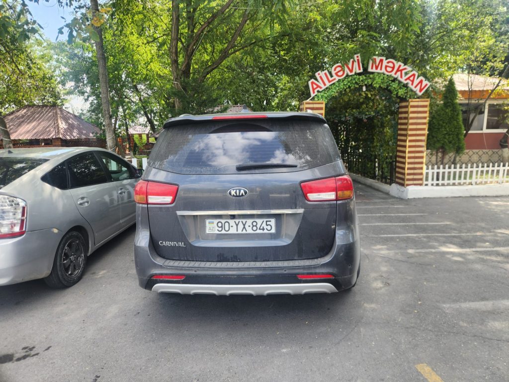 Rear — KIA Carnival