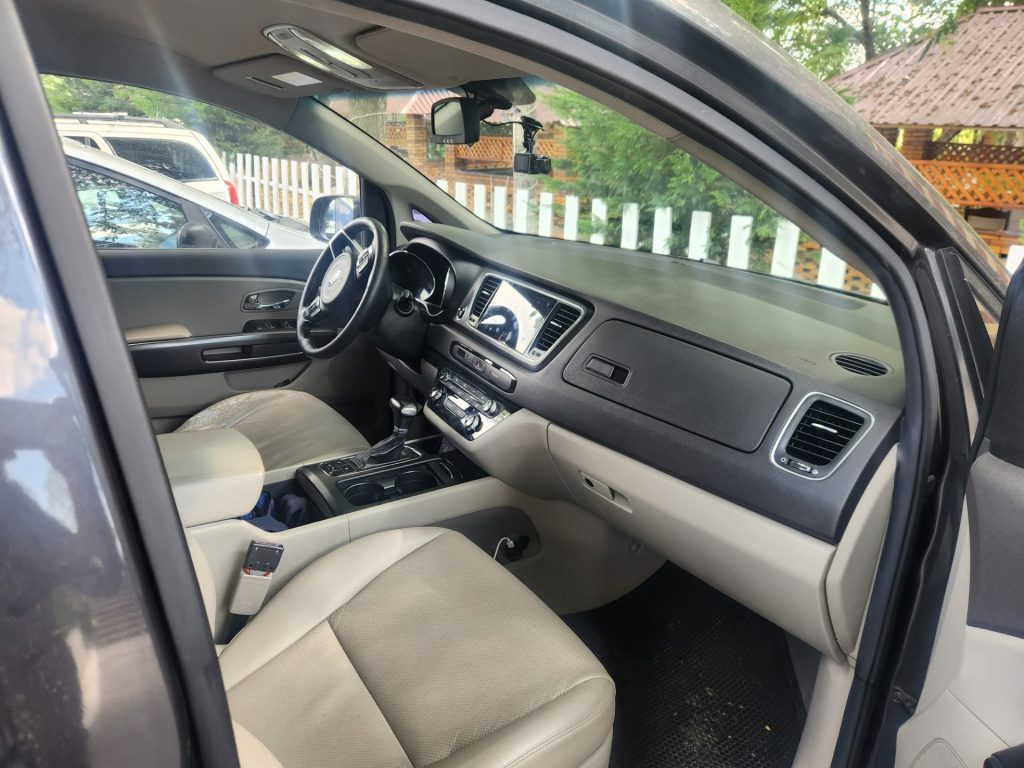 Dashboard — KIA Carnival