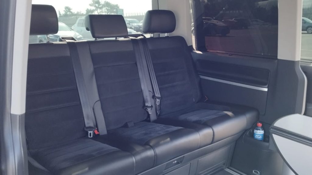 Interior left — Volkswagen Multivan