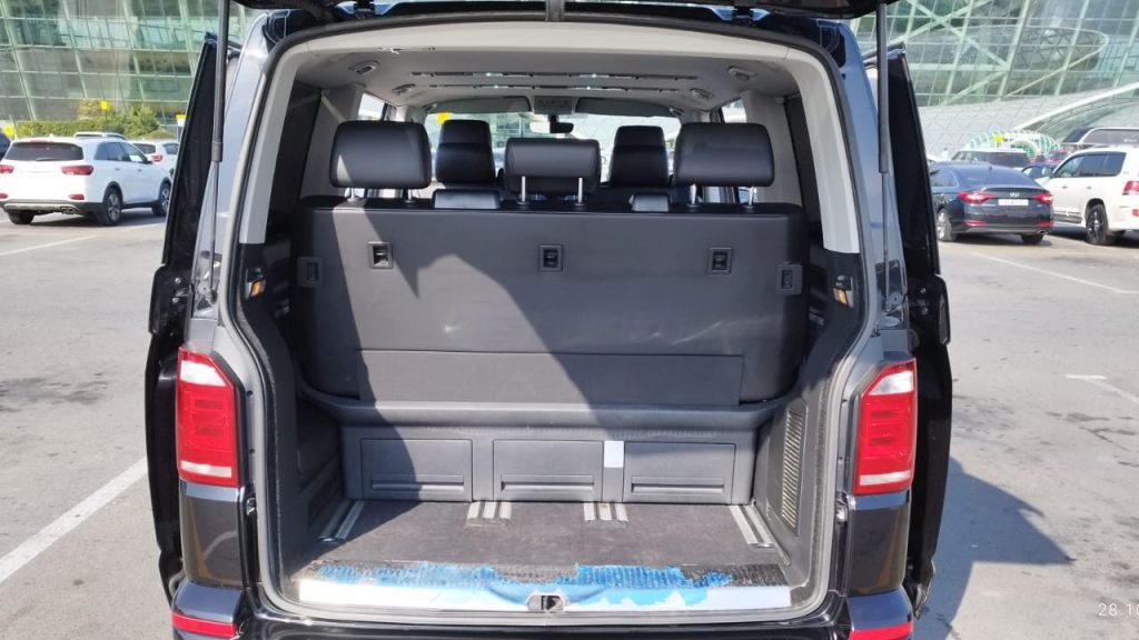 Boot / luggage area — Volkswagen Multivan