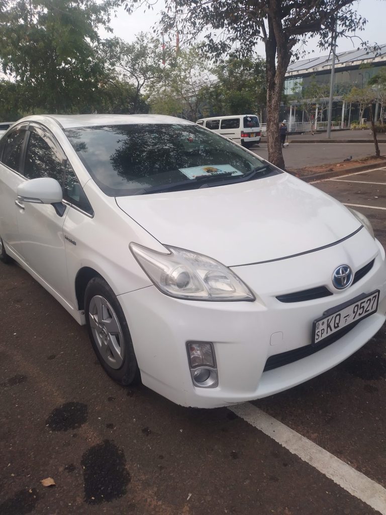 Toyota Prius photo 4