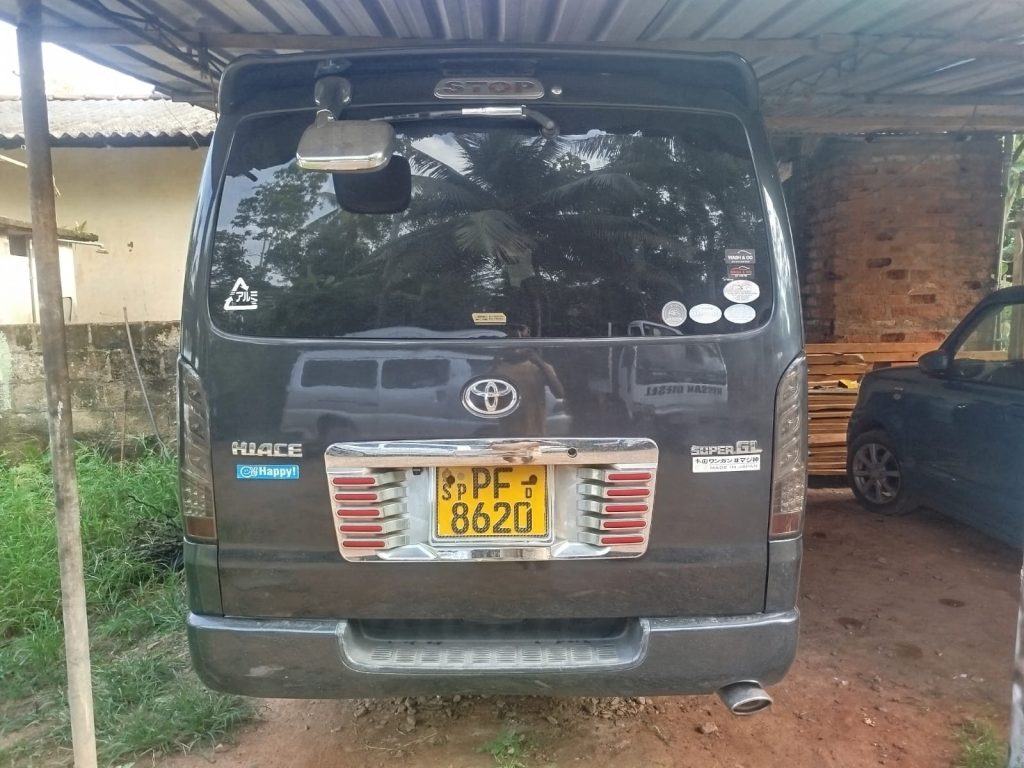 Boot / luggage area — Toyota Van