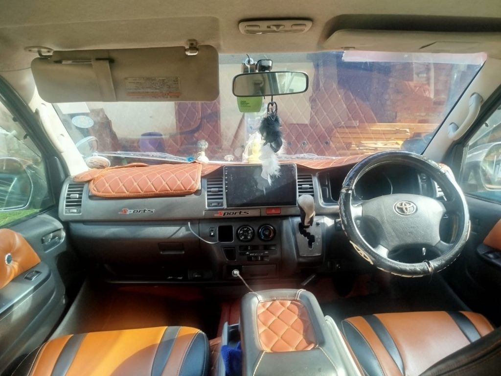 Passenger cabin — Toyota Van