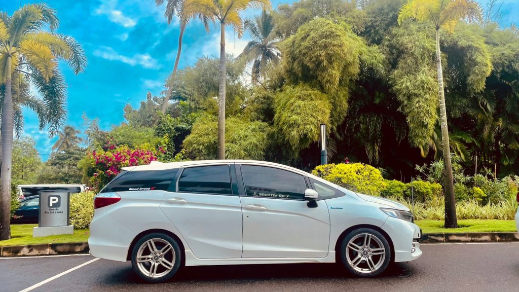 Right side — Honda Fit shuttle