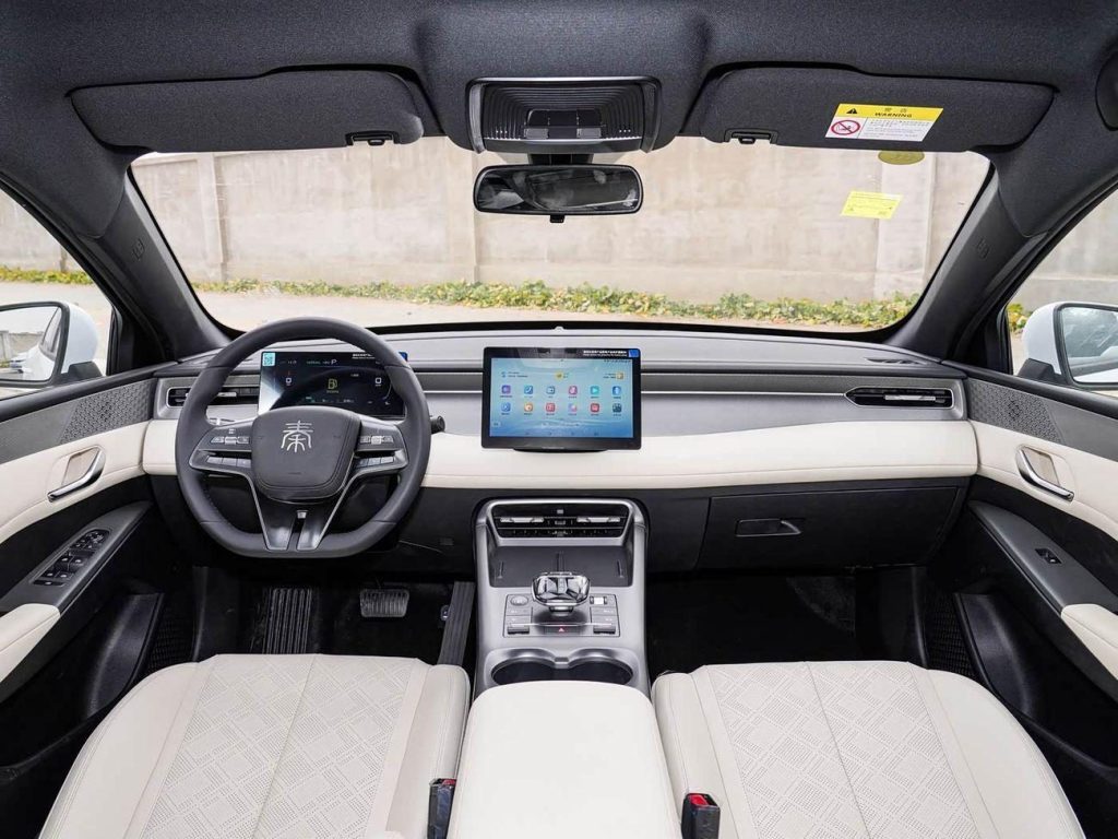 Passenger cabin — BYD Qin-Plus