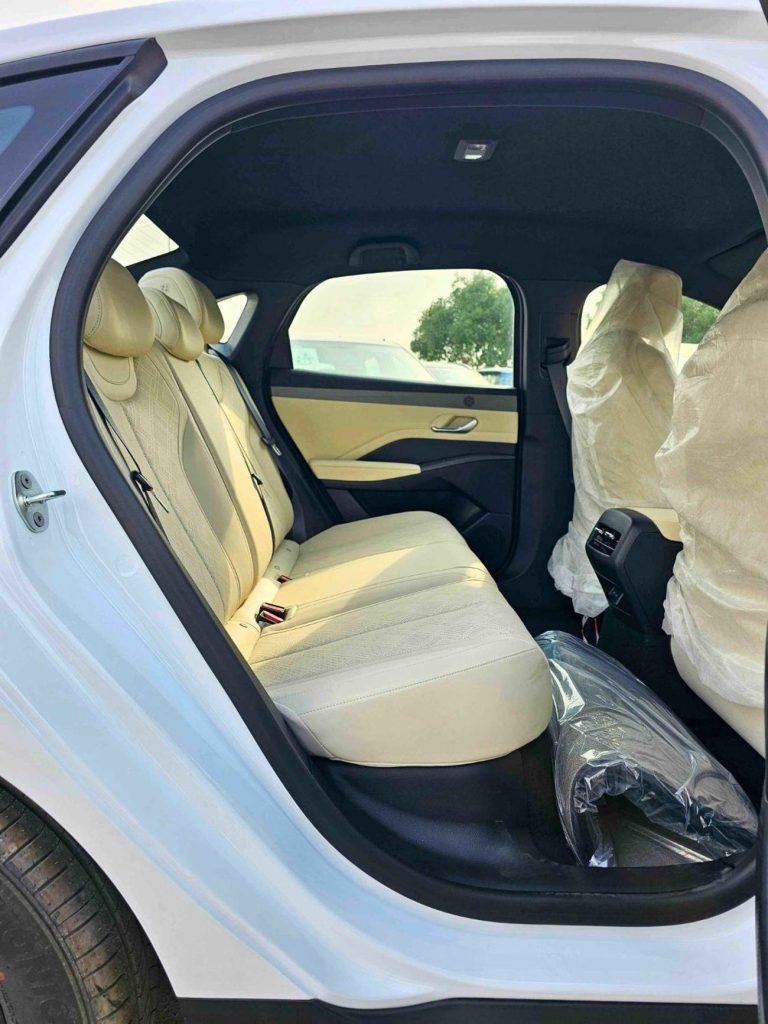 Interior right — BYD Qin-Plus