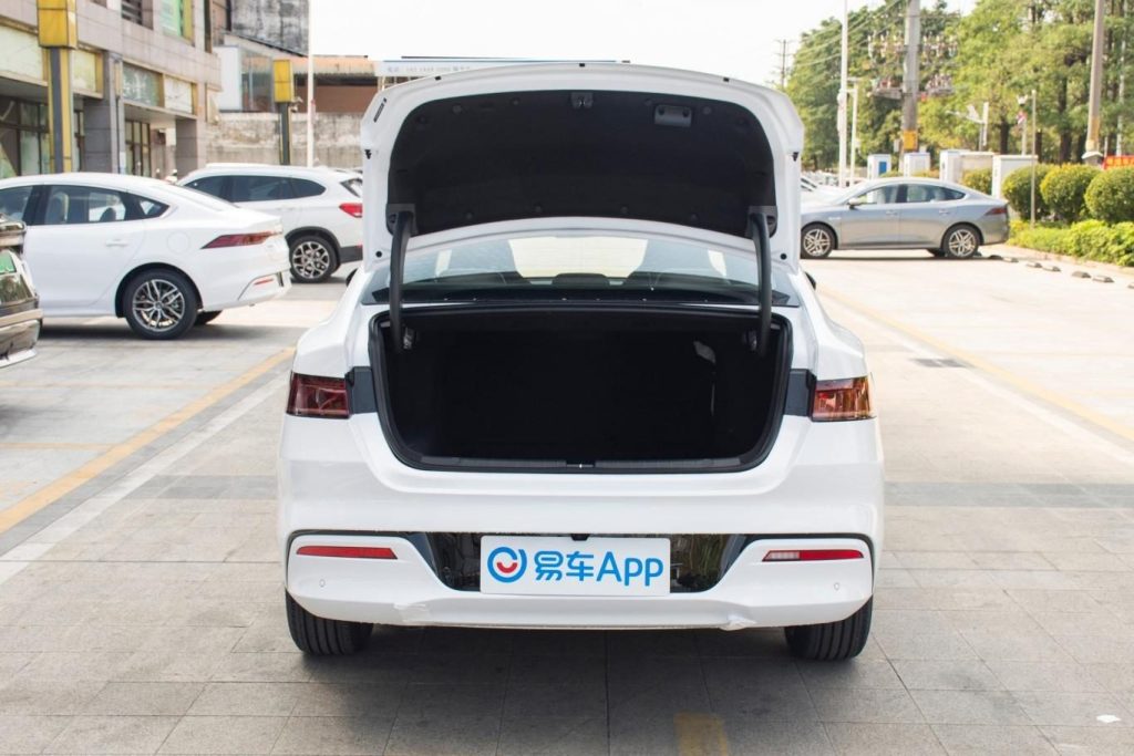 Boot / luggage area — BYD Qin-Plus