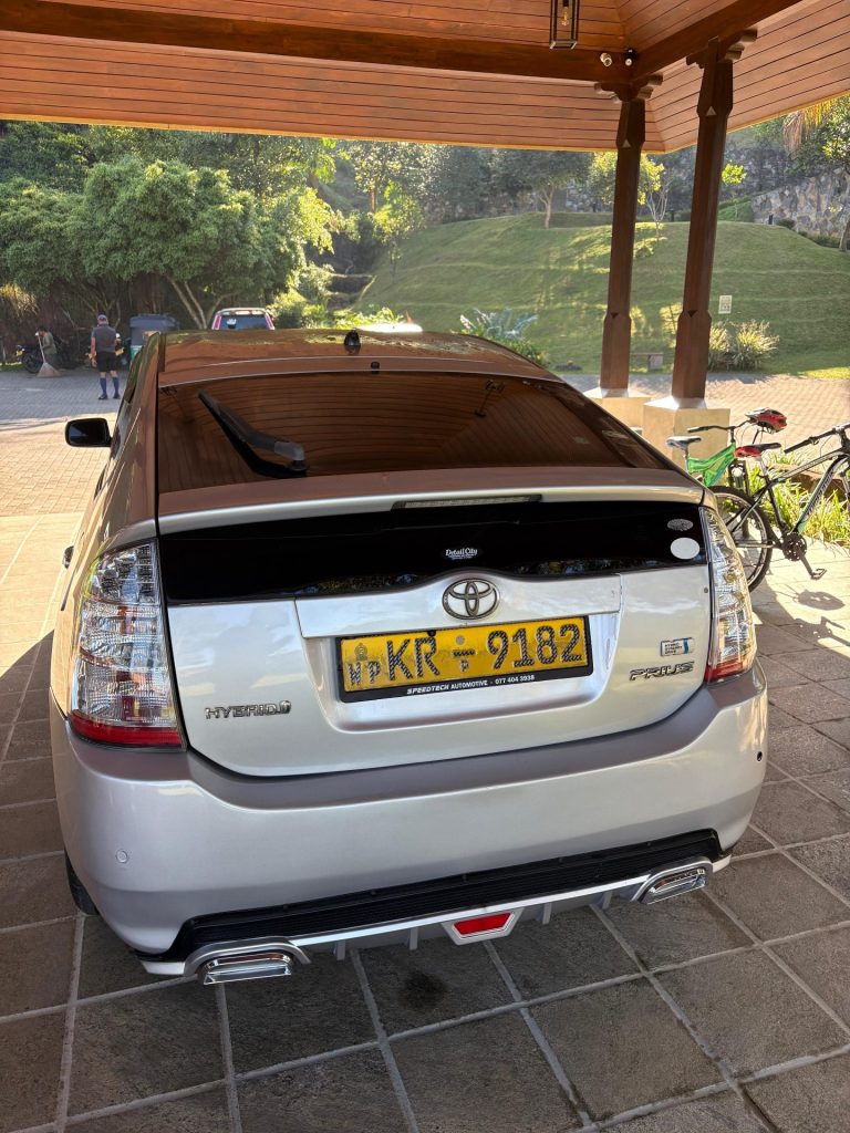 Toyota Prius photo 9