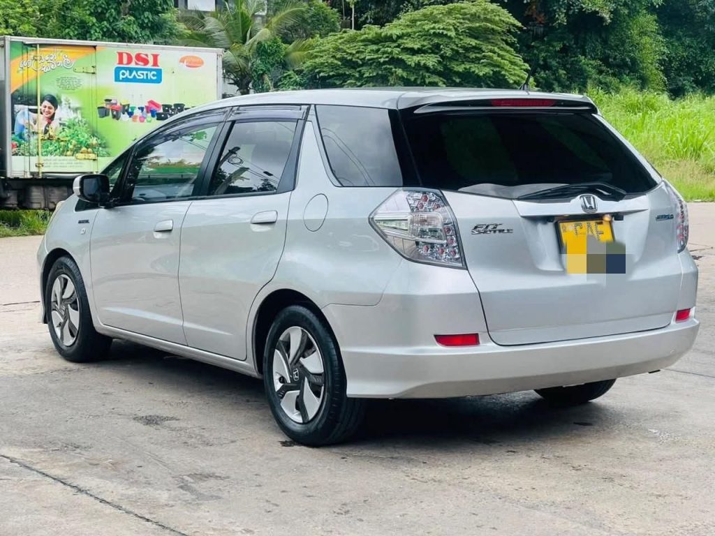 Left side — Honda Prius