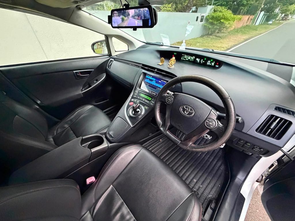 Dashboard — Honda Prius