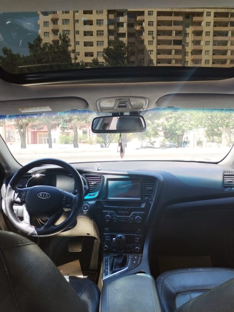 Interior right — KIA Optima