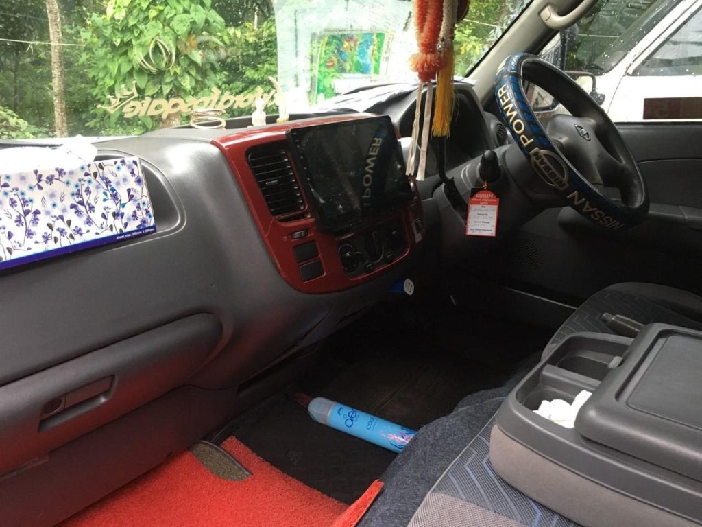 Dashboard — Nissan e 25 high roof Nissan e 25