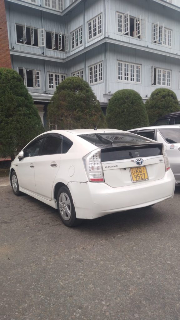 Toyota Prius photo 2
