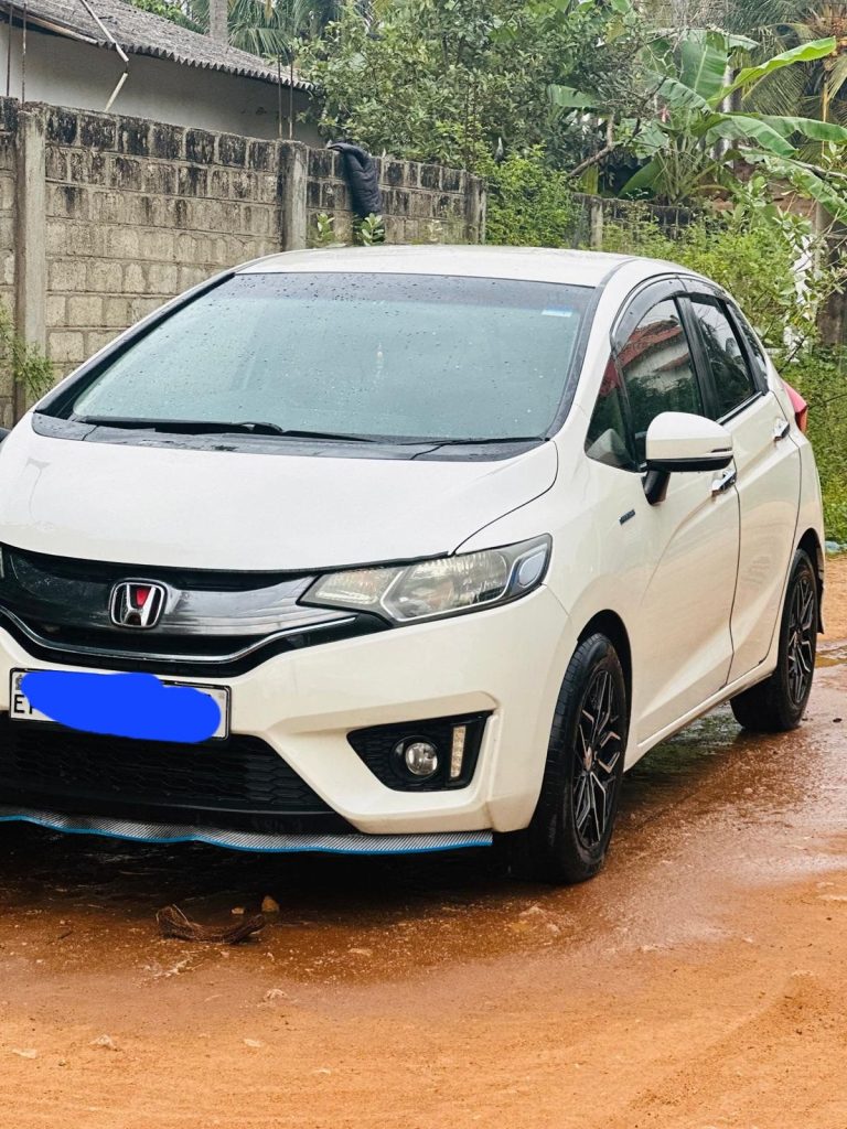 Right side — Honda FIT