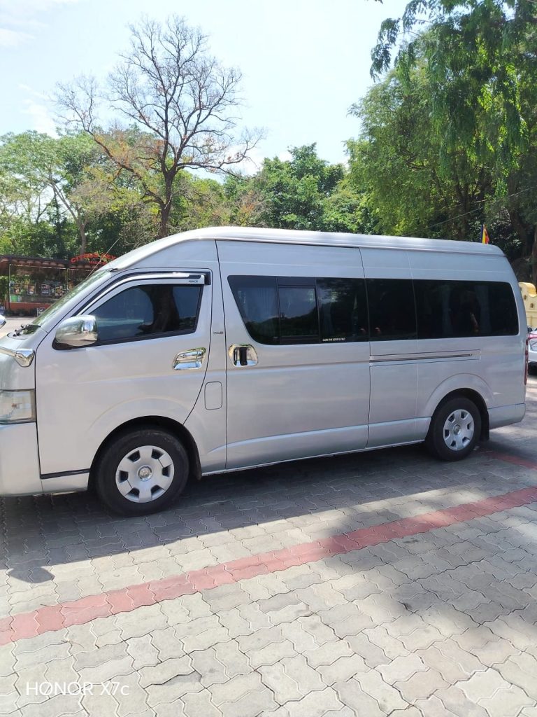 Left side — Toyota Kdh hiace