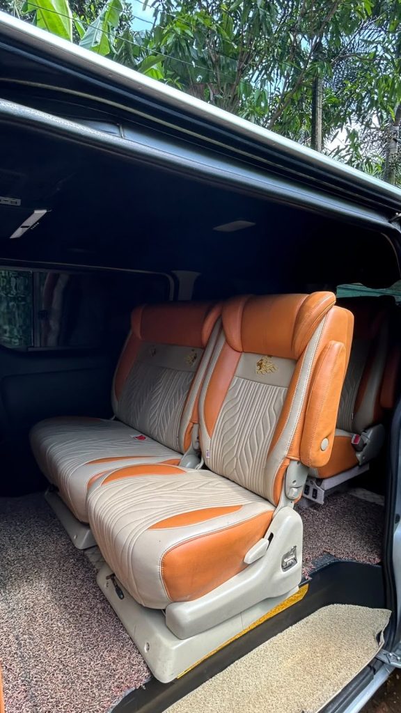 Interior left — Toyota KDH