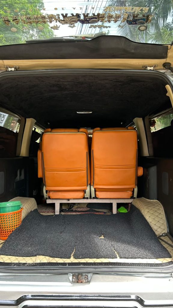 Passenger cabin — Toyota KDH