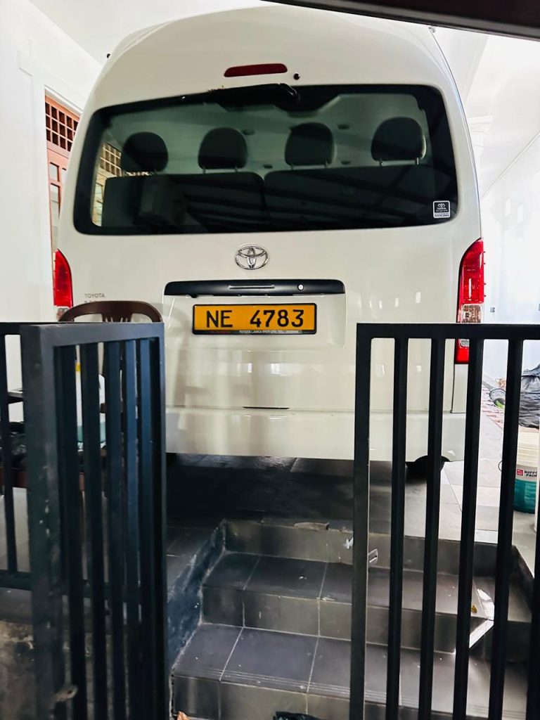 Boot / luggage area — KDH Brand new