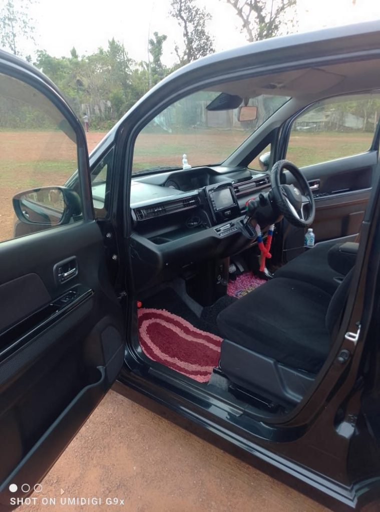Interior left — Wagorn R Wagon R