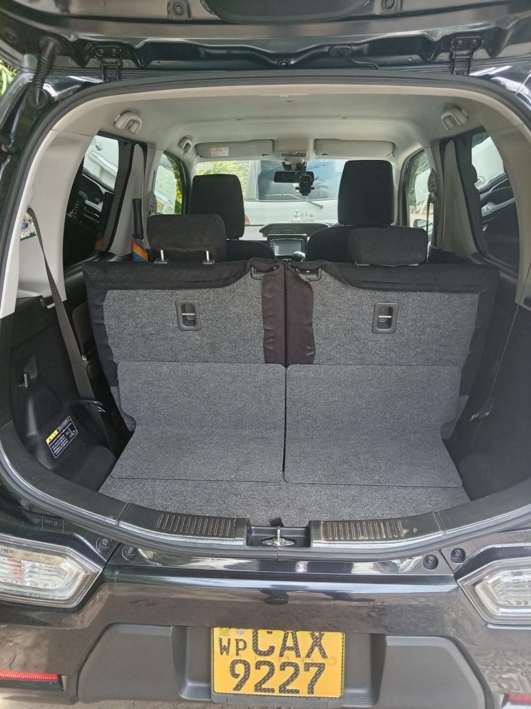 Boot / luggage area — Wagorn R Wagon R