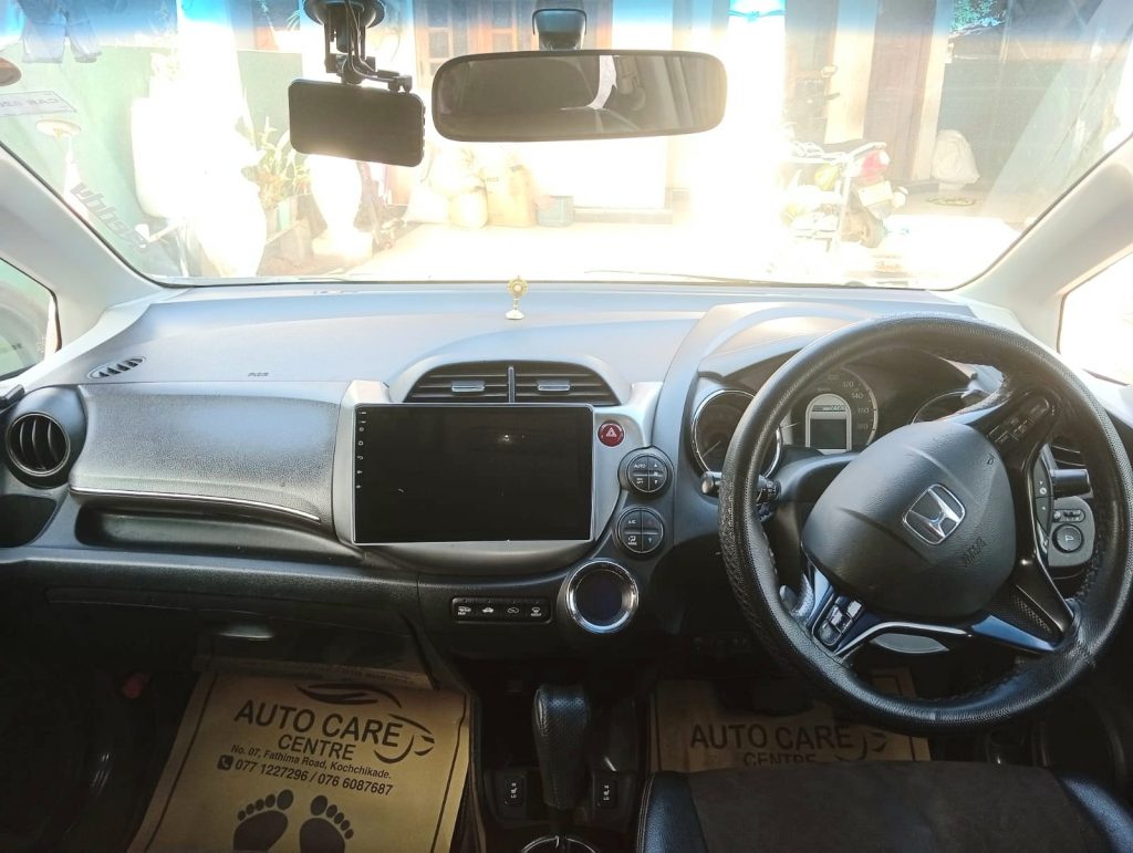 Dashboard — Honda Fit
