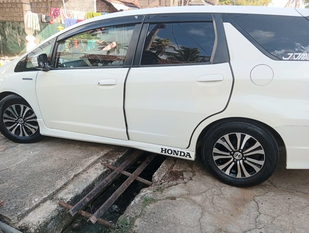 Left side — Honda Fit