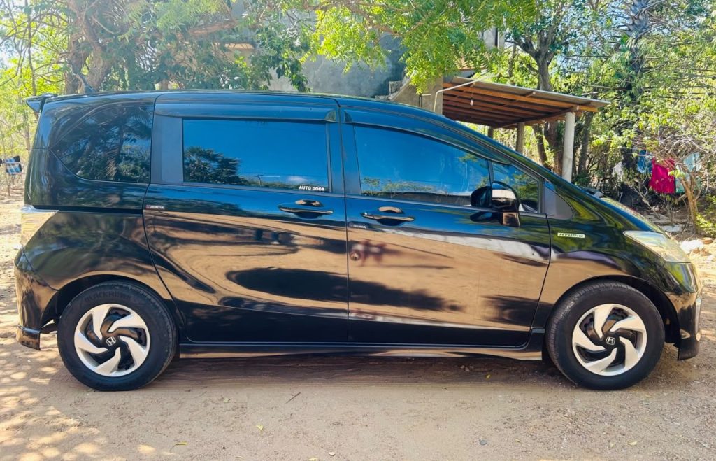 Honda Freed photo 4