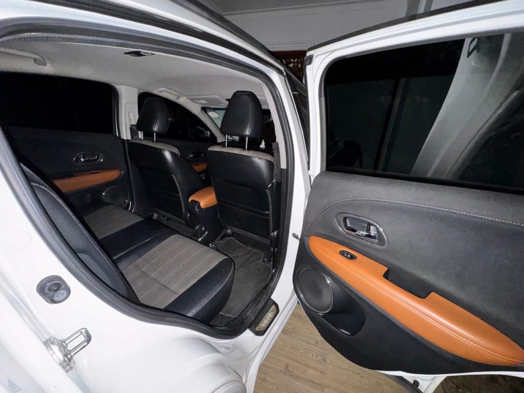 Interior right — Honda Vezel