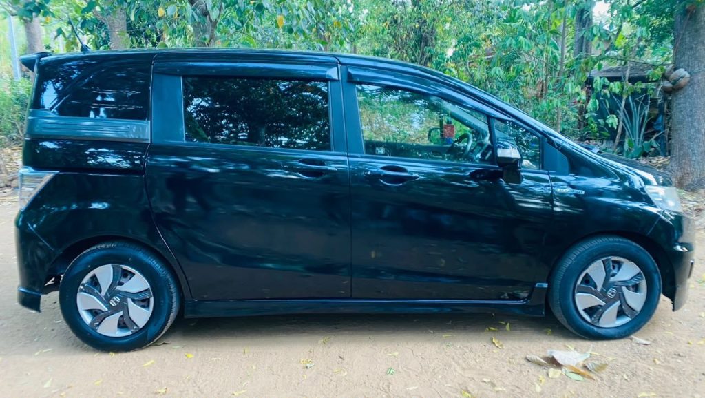 Honda Spike photo 4