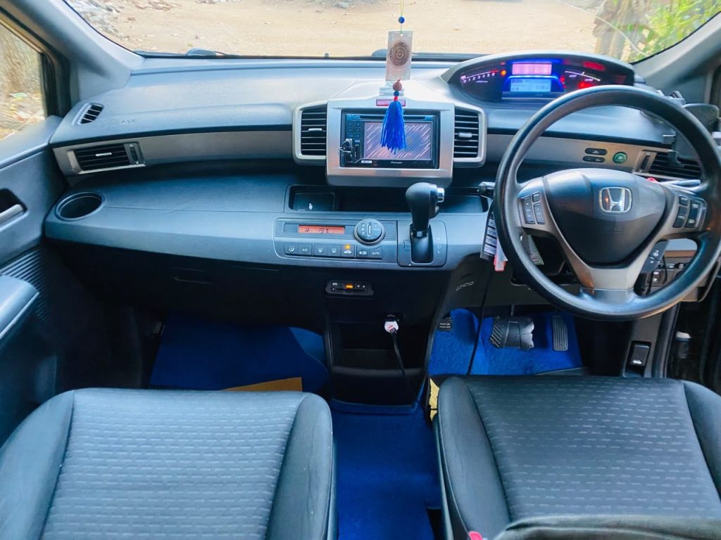 Honda Spike photo 6