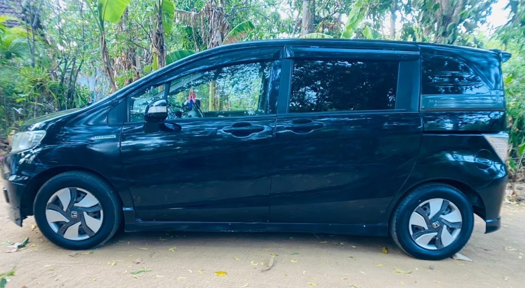 Honda Spike photo 2