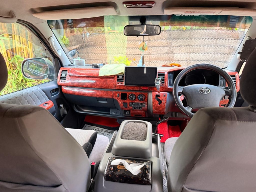Dashboard — Toyota KDH