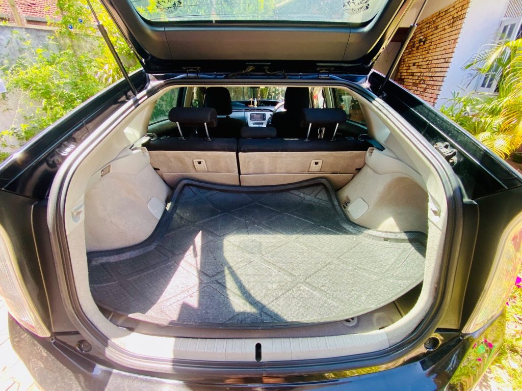 Passenger cabin — Toyota Prius