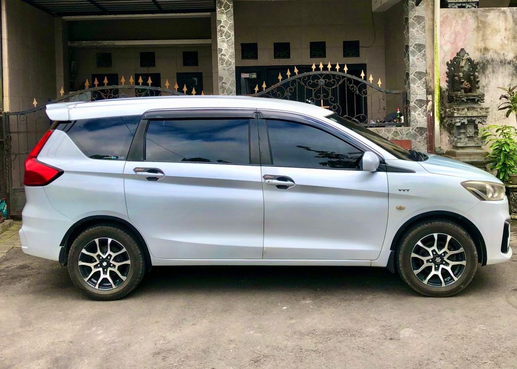 Right side — Car 7 S