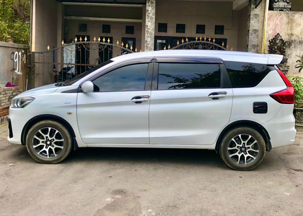 Left side — Car 7 S
