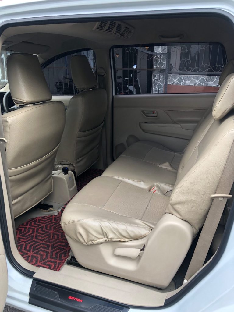 Interior left — Car 7 S