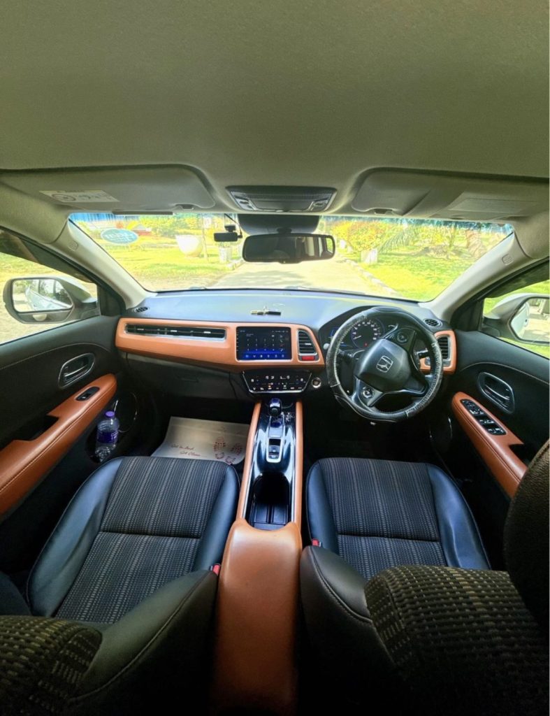 Passenger cabin — Honda Vezel
