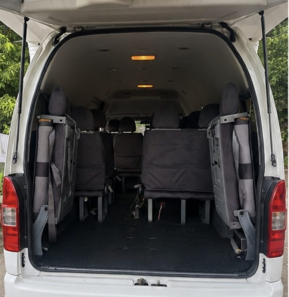 Boot / luggage area — Toyota KDH highroof