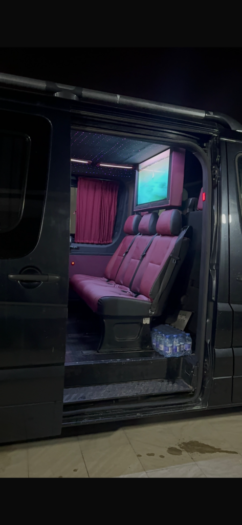 Interior left — Mercedes-Benz Sprinter