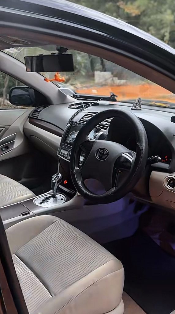 Dashboard — Toyota Premio