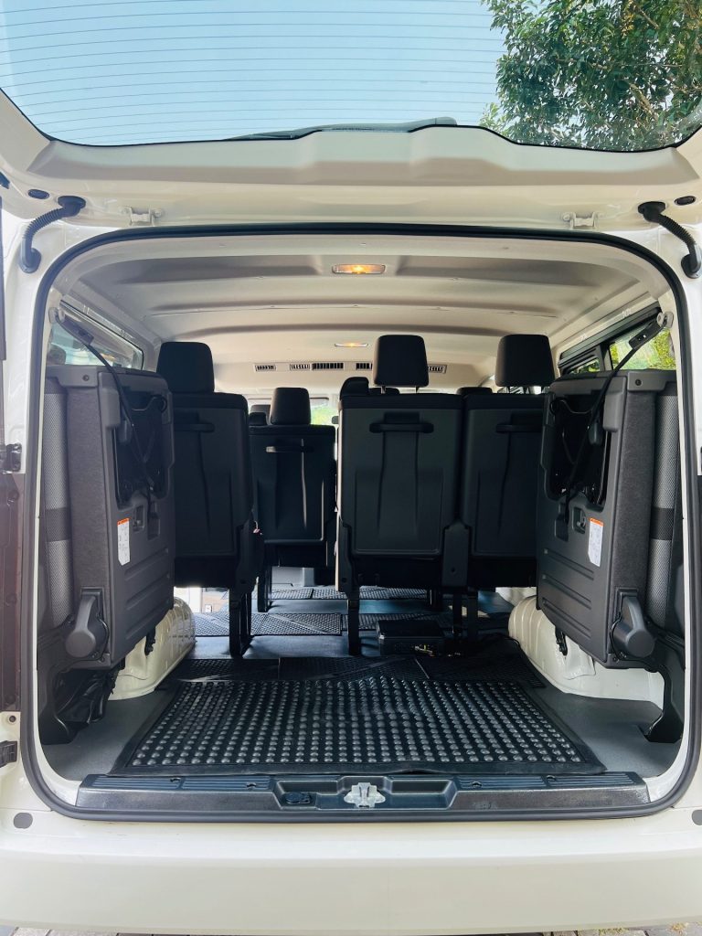 Boot / luggage area — Toyota Hiace GDH301