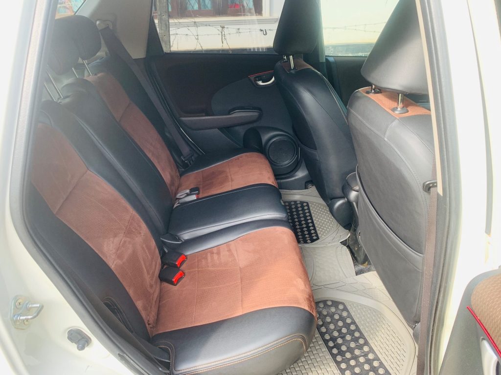 Honda Fit shuttle photo 5