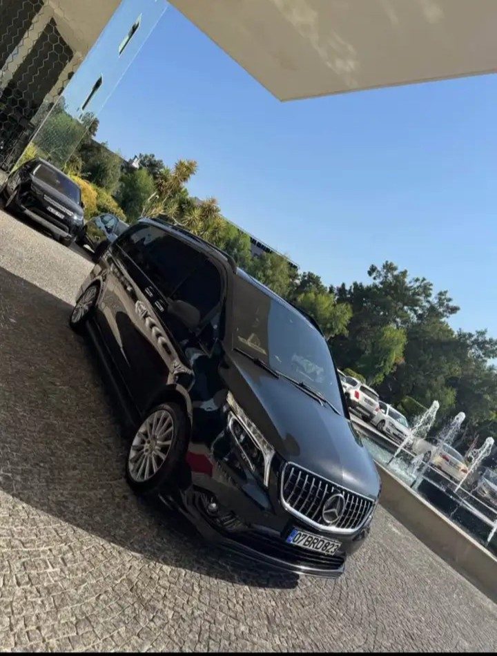 Right side — Mercedes-Benz Vito